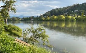 Rayleigh Riverfront Retreat- Peaceful Garden Oasis-25 Minutes To Ski Hill