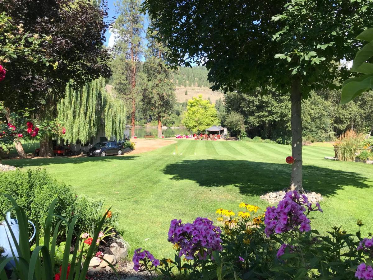 Rayleigh Riverfront Retreat- Peaceful Garden Oasis-25 Minutes To Ski Hill Kamloops Exterior foto